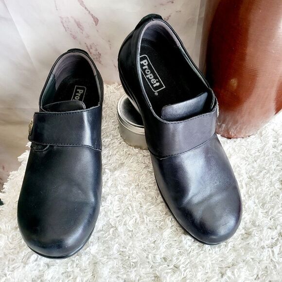 Propet like new super comfy clogs - Picture 8 of 9